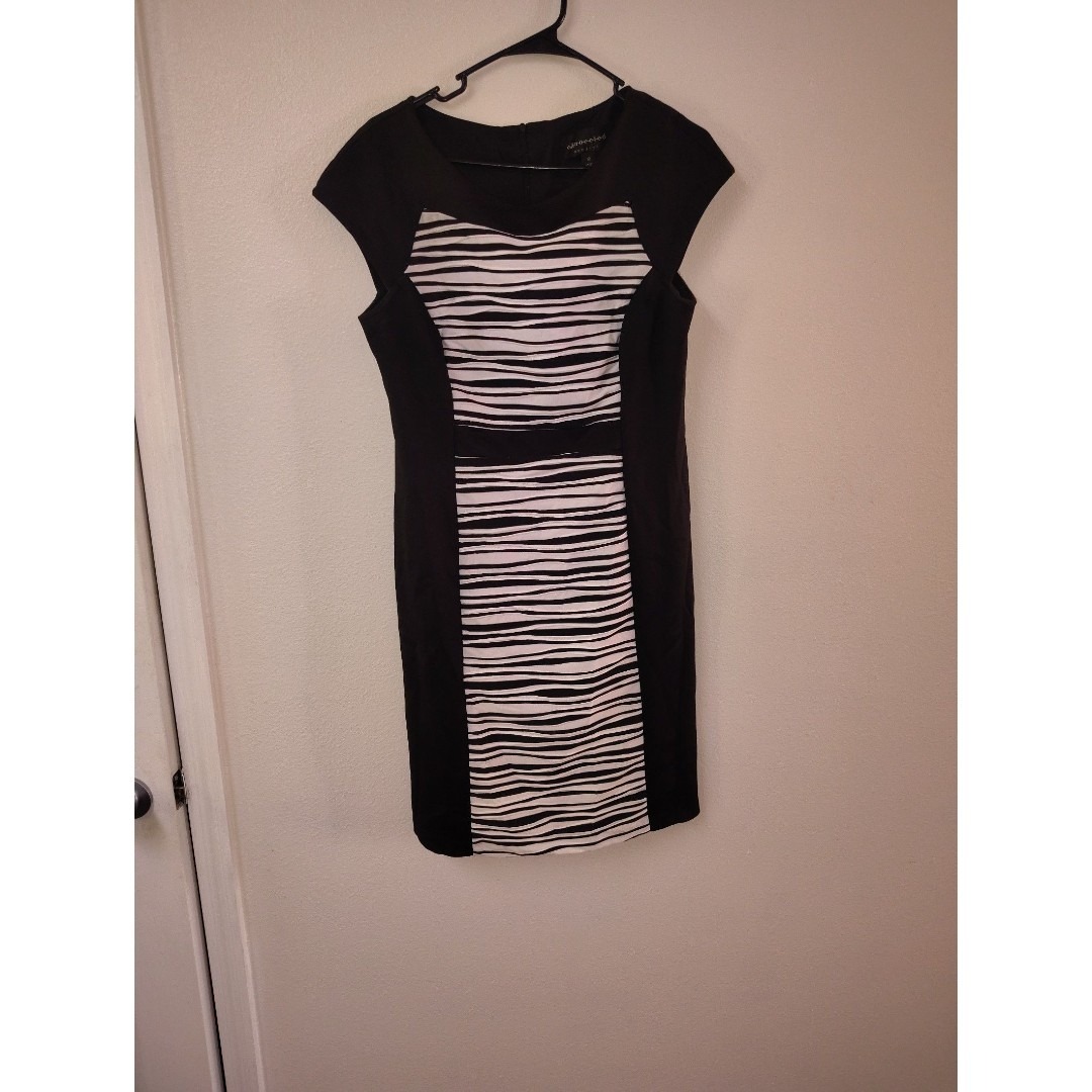 Short Sleeved Dress 571